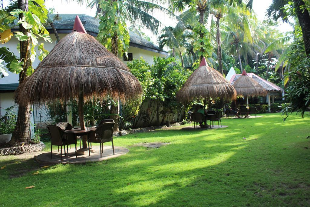 Tonglen Beach Resort Balabag  ภายนอก รูปภาพ