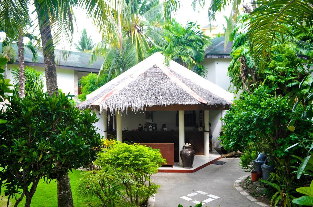 Tonglen Beach Resort Balabag  ภายนอก รูปภาพ